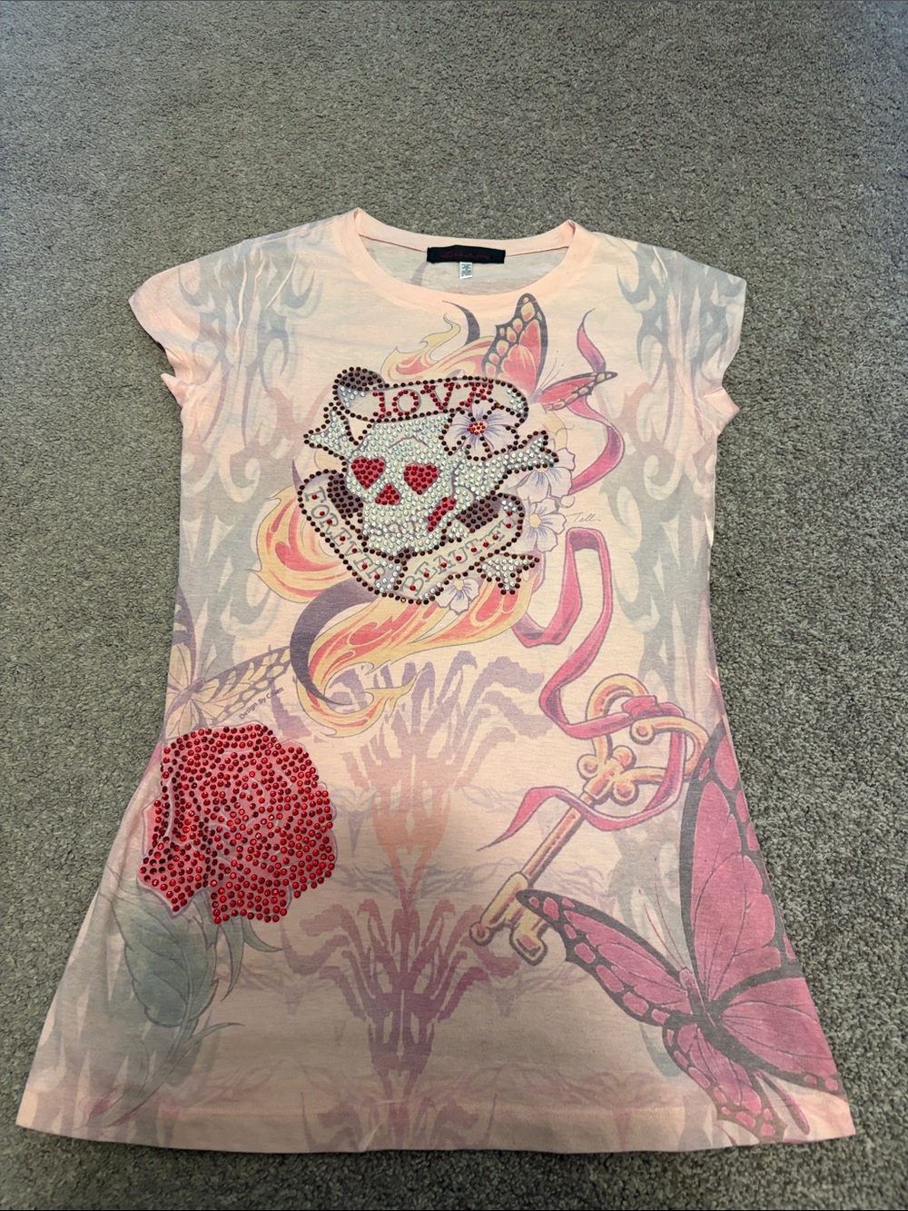 Women’s Pink Short Sleeve Graphic Tee with Rhinestone Skull Motif